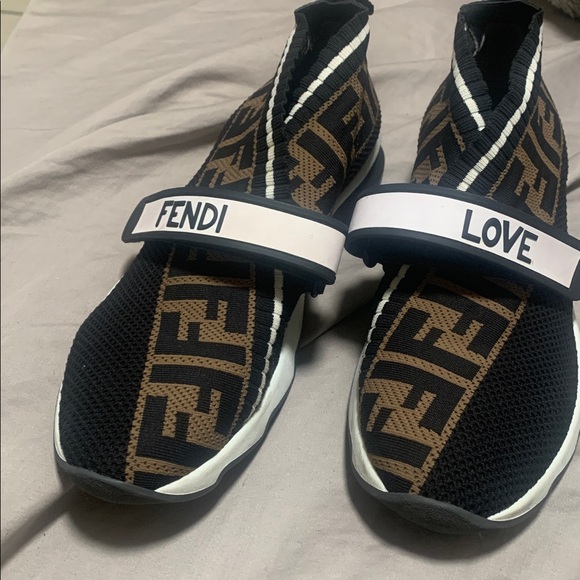 Fendi women’s sz 8 like new - Picture 2 of 5